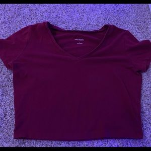 Women’s Burgundy cropped Tee